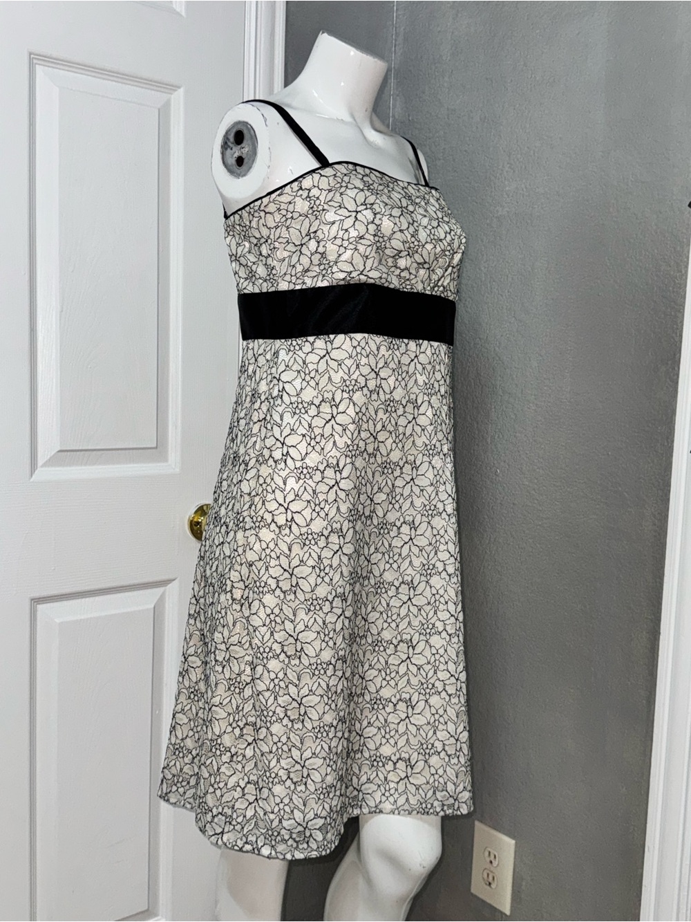 White House Black Market Black and White Floral Midi Dress